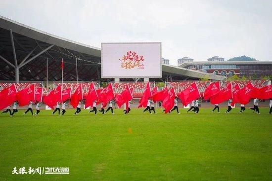 而白百何饰演的梅晓鸥，在这座欲望都市中，做;叠码仔谋生